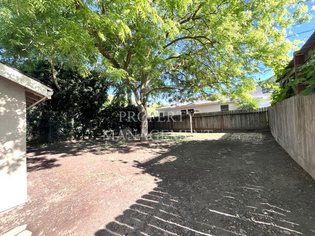 Building Photo - No Deposit