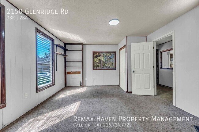 Building Photo - 2150 Glenridge Rd