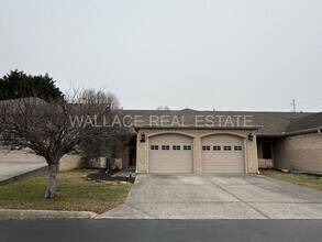 Building Photo - UPDATED 2 BEDROOM CONDO IN ADMIRAL BEND!!