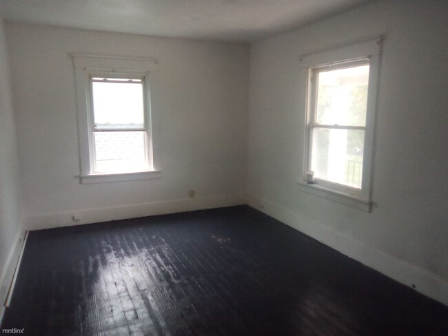 Building Photo - 1 br, 1 bath 4plex - 2306 Crawford Street ...