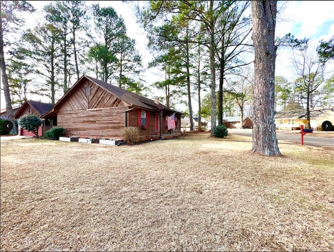 Building Photo - 308 Holly Cove