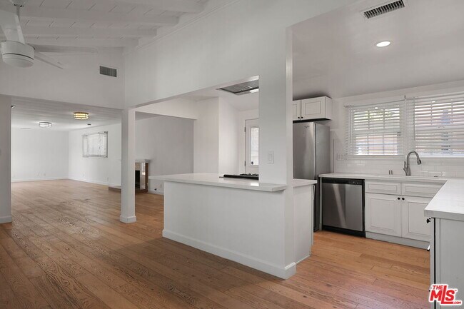 Building Photo - 2884 Dunleer Pl