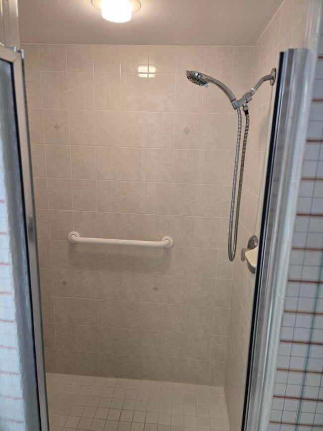 Building Photo - 4234 SE Home Way