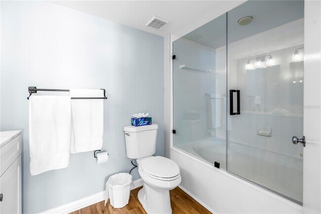 Building Photo - 6021 Bahia Del Mar Cir N