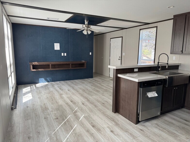 Primary Photo - 1702 Dakota Trce