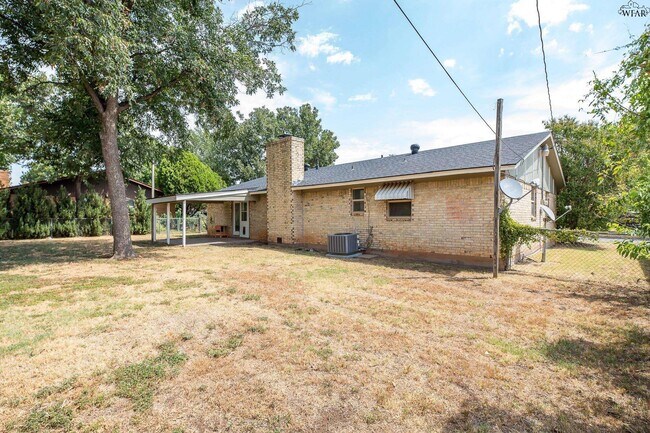 Building Photo - 9 Jo Ann Cir