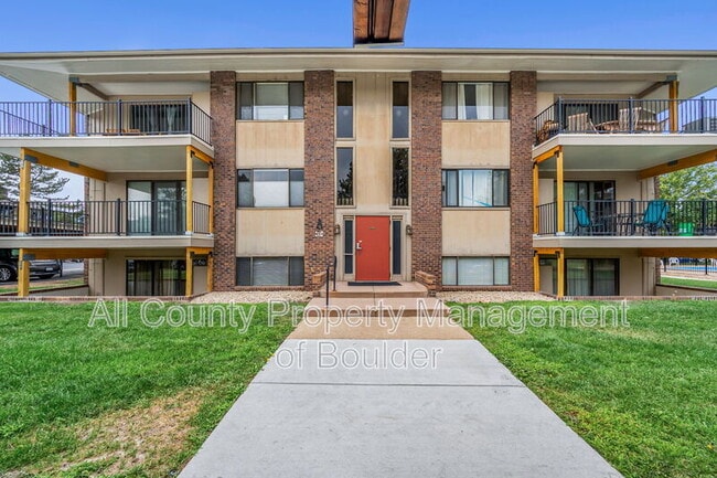 Building Photo - 600 Manhattan Dr