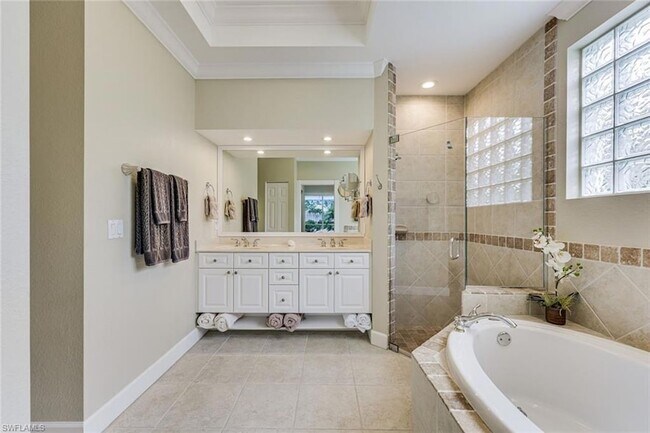 Building Photo - 14734 Glen Eden Dr