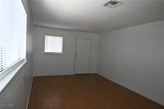Building Photo - 2301 Stewart Ave