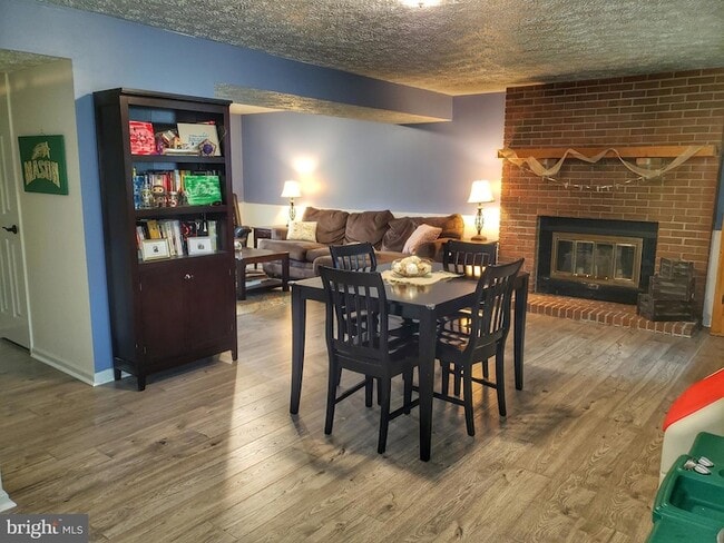 Building Photo - 7109 Upper Mills Cir