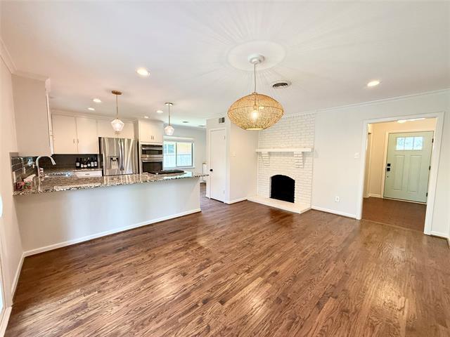 Building Photo - 506 S Lois Ln