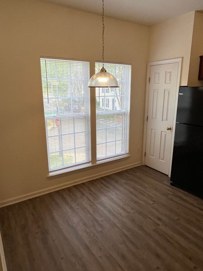 Building Photo - 3 Story, 3 Bedroom Townhome in Ballantyne