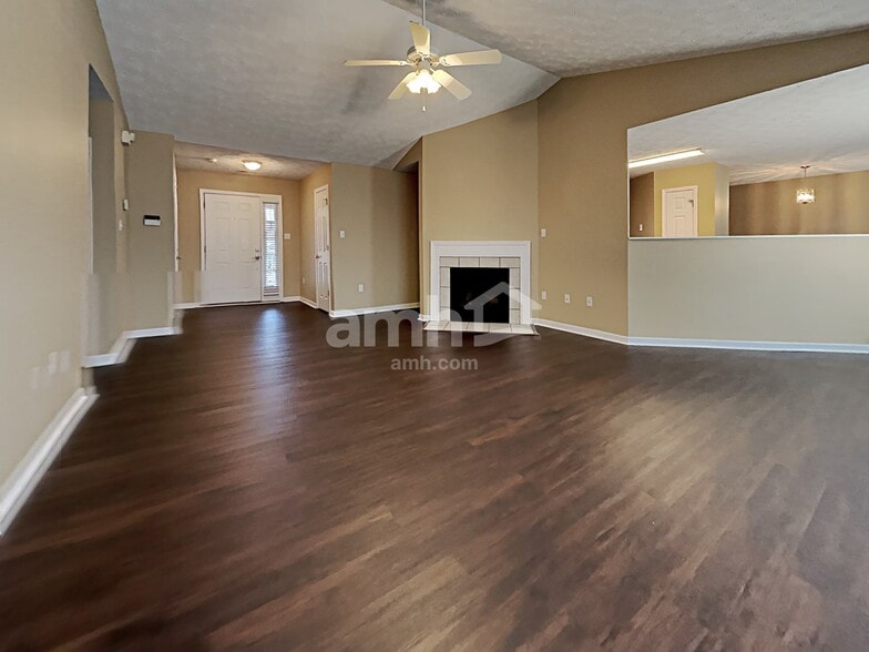 Building Photo - 6100 Glenmay Dr