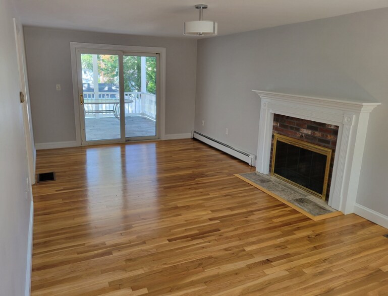 Building Photo - 17 Piermont St