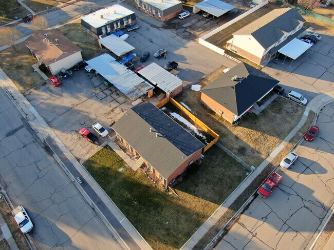 Building Photo - Layton 4-plex