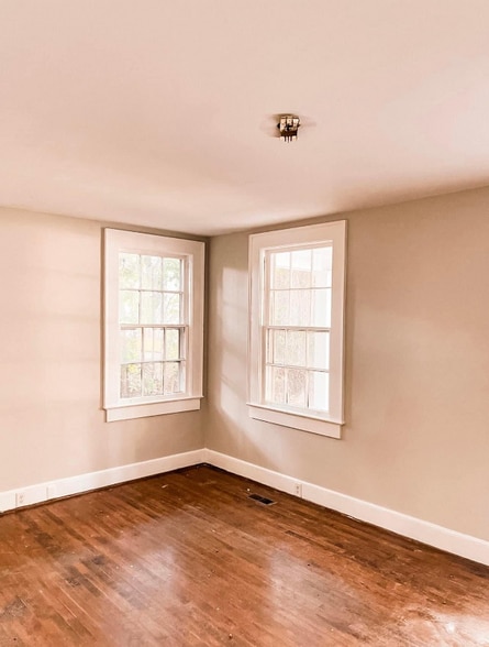 Building Photo - 527 S Edisto Dr