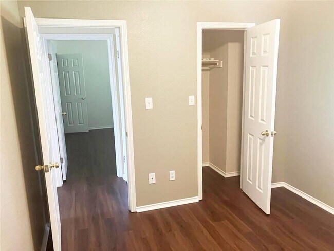 Building Photo - 3208 Dawn Mesa Ct