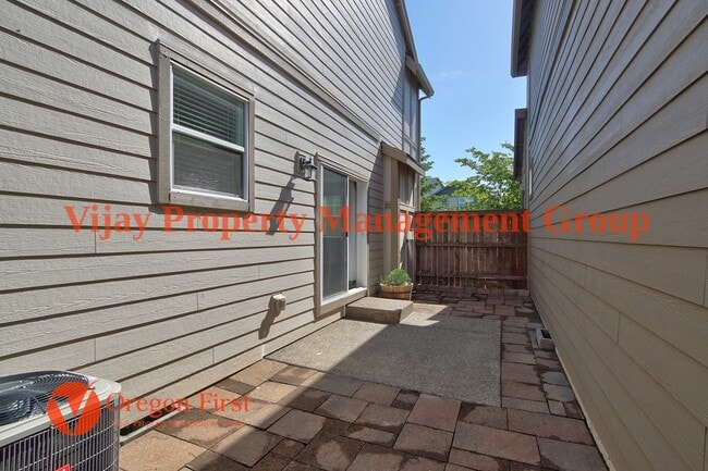 Building Photo - 410 SW Basilone Terrace