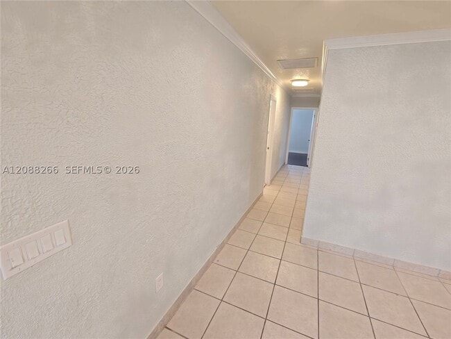 Building Photo - 801 N 70th Way