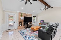 Building Photo - 908 Green Meadow Dr