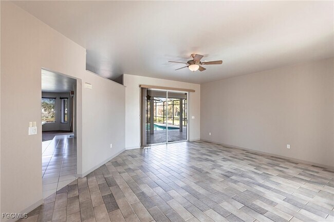 Building Photo - 8361 Trentwood Ct