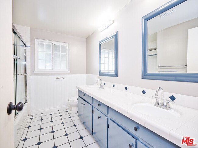 Building Photo - 4863 Don Juan Pl