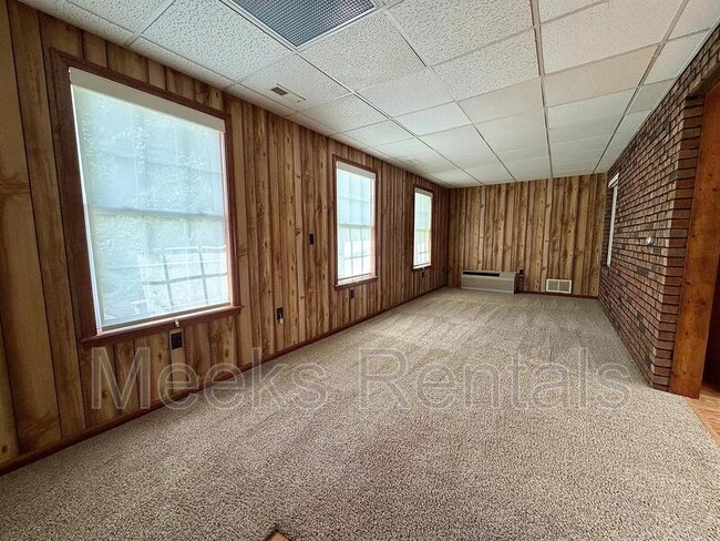 Building Photo - 9 Romar Ct