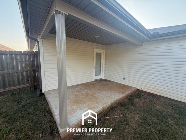 Building Photo - Beautiful 4BR/2BA Tuscaloosa Home | 1,497 Sq Ft, Covered Back Patio & 2-Car Garage