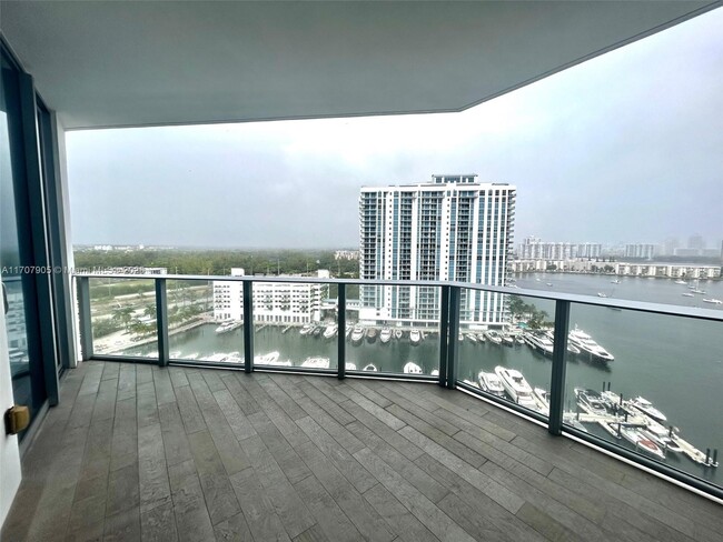 Building Photo - 17111 Biscayne Blvd