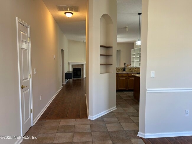 Building Photo - 1630 Majestic View Ln