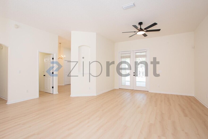 Building Photo - 10721 Long Cove Ct