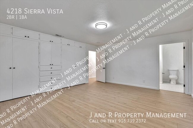 Building Photo - 4218 Sierra Vista Ave