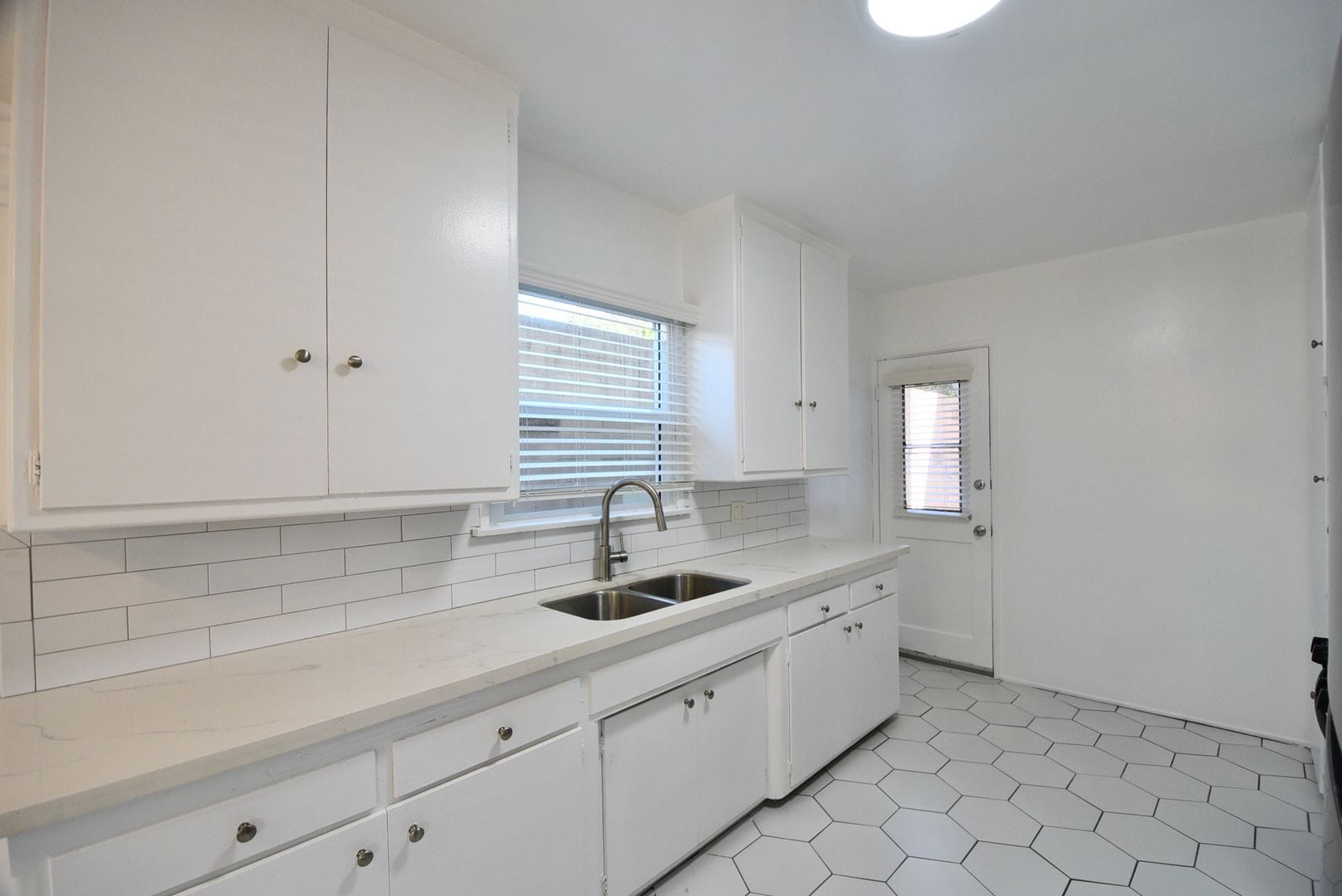 Building Photo - 5220 Radford Ave