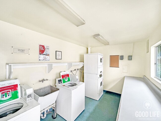 Building Photo - Beautiful 2BD/2BA Condo in La Mesa!