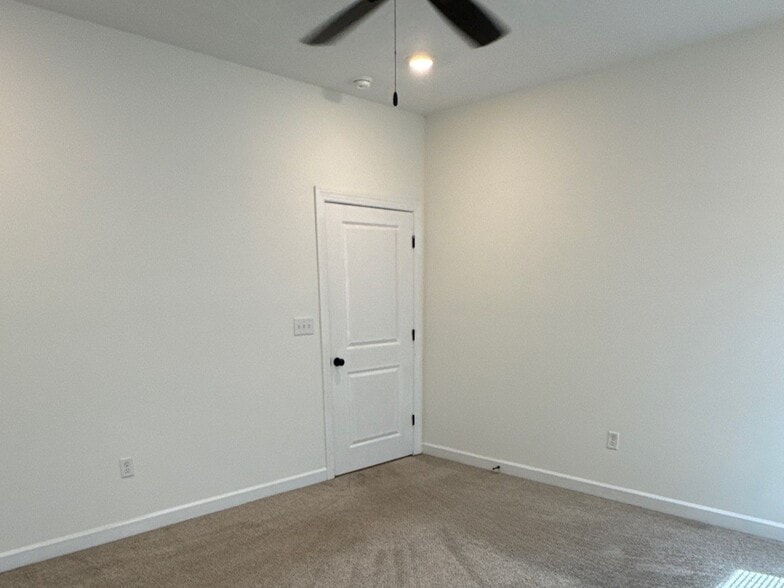 Building Photo - 117 Otis St