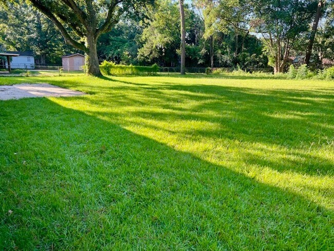 Building Photo - Brick home in Cypress Shores Subd