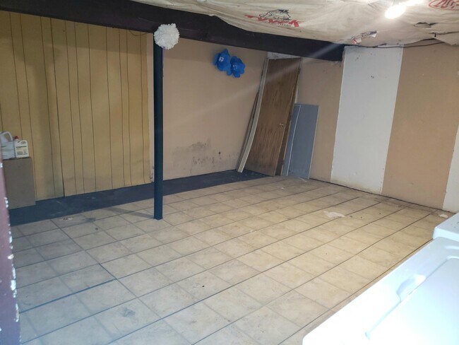 Building Photo - 28 Paxton Terrace