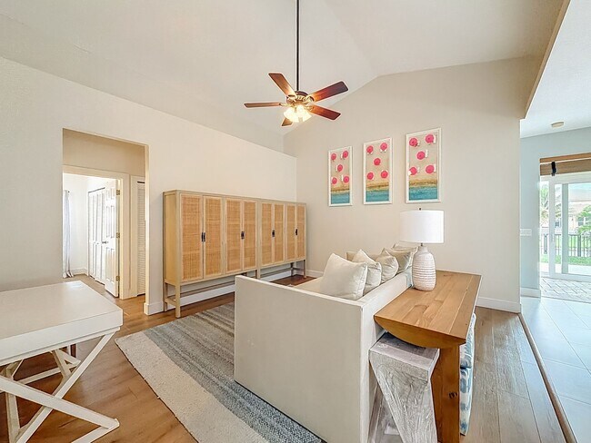 Building Photo - Gorgeous 3 bedroom 2 bath Single Family Home in Delray Beach