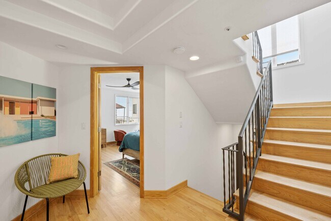 Building Photo - 121 Marine Pl