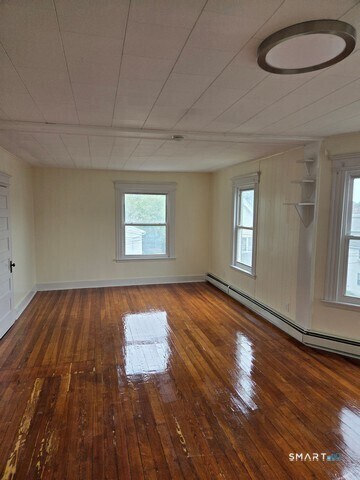 Building Photo - 19 Sprague St