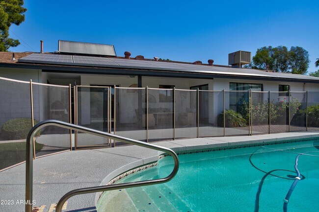 Building Photo - 1201 E Northview Ave