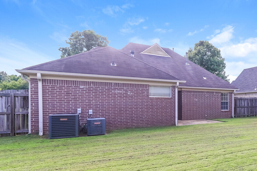 Building Photo - 5760 Landau Drive