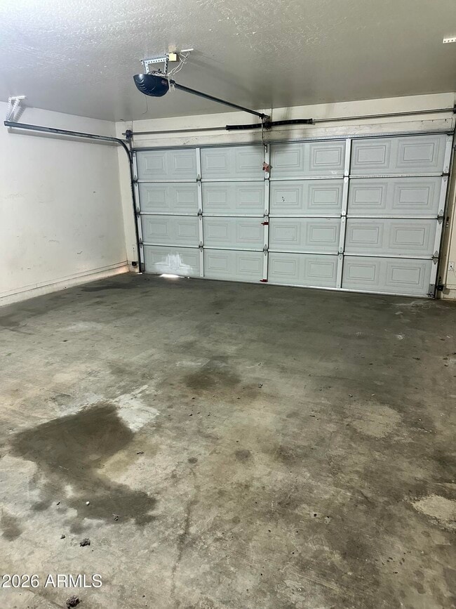 Building Photo - 10520 W Magnolia St