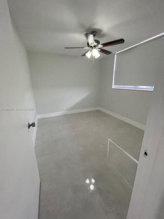 Building Photo - 9460 Tangerine Pl