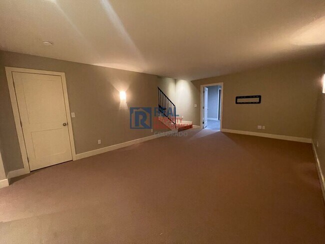 Building Photo - 233 S Pearl St