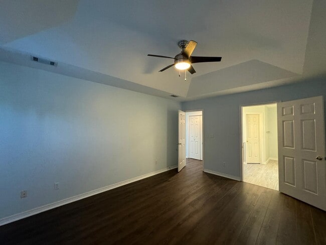 Building Photo - 302 Stahlman Ave