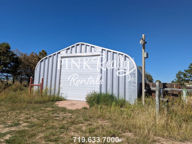 Building Photo - Beautiful 3 Bedroom Home on 6 Acres in Pey...