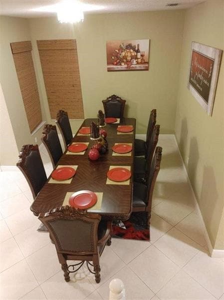 Building Photo - 2009 Grey Falcon Cir SW