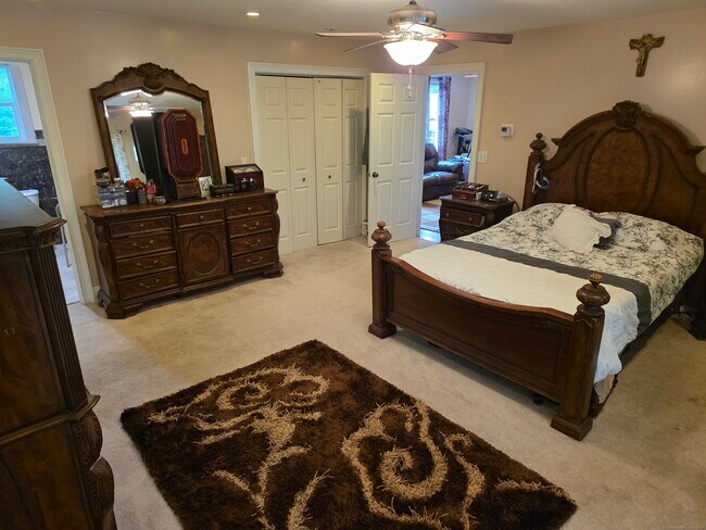 Building Photo - 913 Pleasant Valley Rd