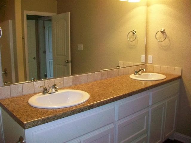 Building Photo - 3006 Weave Ct